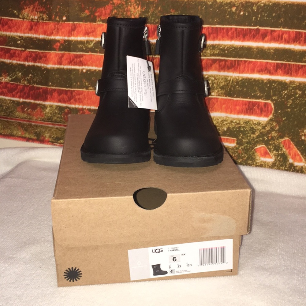 🔥🏍🔥 UGG toddler moto boot size 6